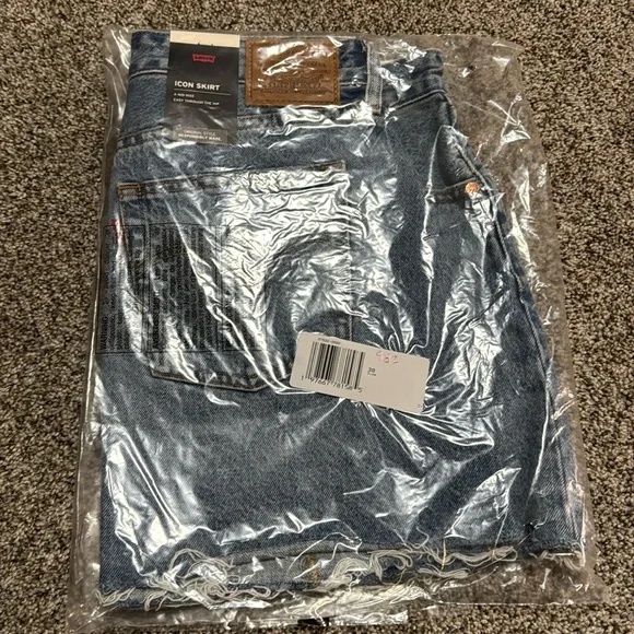 LEVIS Women’s Remade Denim Icon Skirt size 30 - Picture 4 of 10